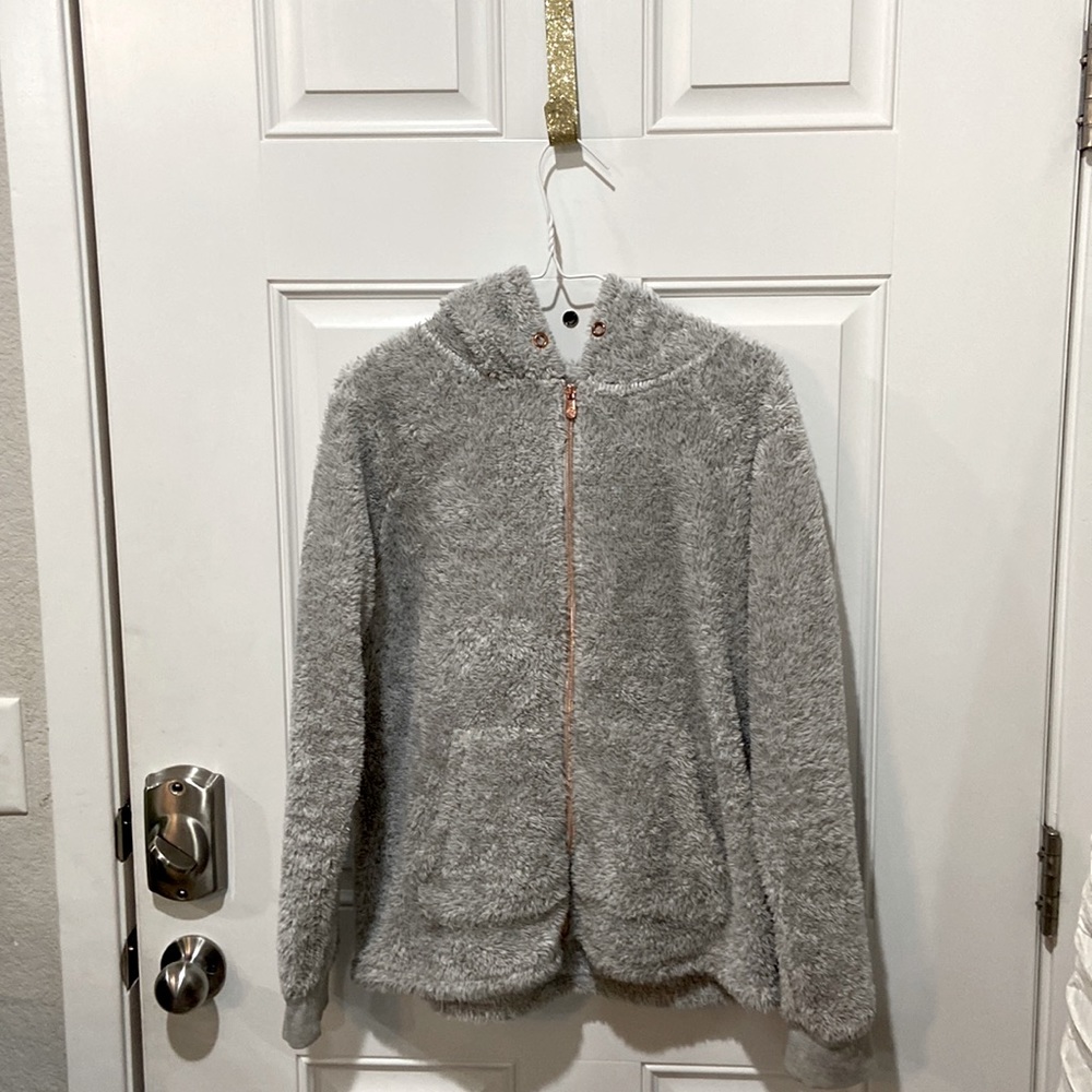 Faux fur hoodie with copper zipper